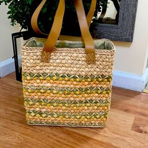 Straw bag! Beautiful summer colors!